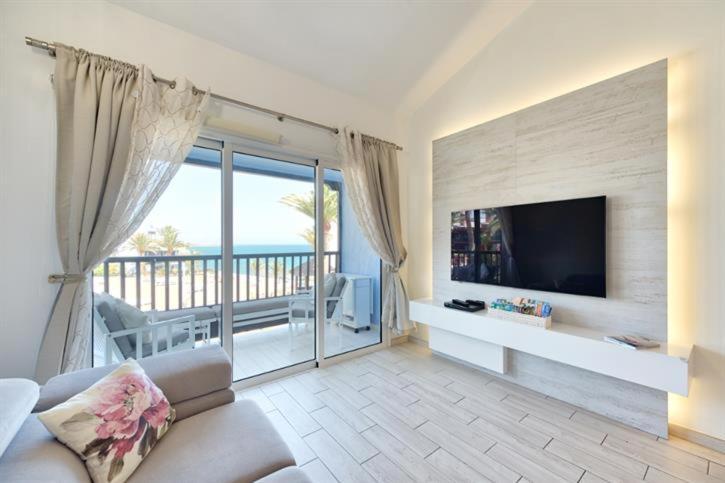 Lidia & Paco Home Two Bedrooms Beachfront Playa Del Aguila  Bagian luar foto