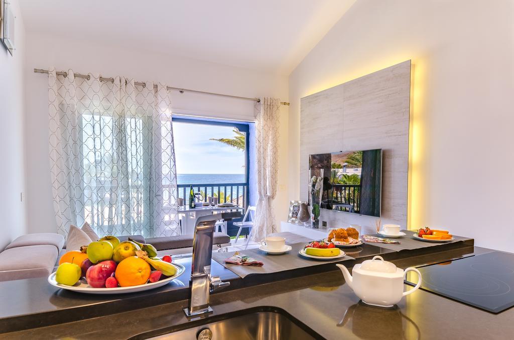 Lidia & Paco Home Two Bedrooms Beachfront Playa Del Aguila  Bagian luar foto